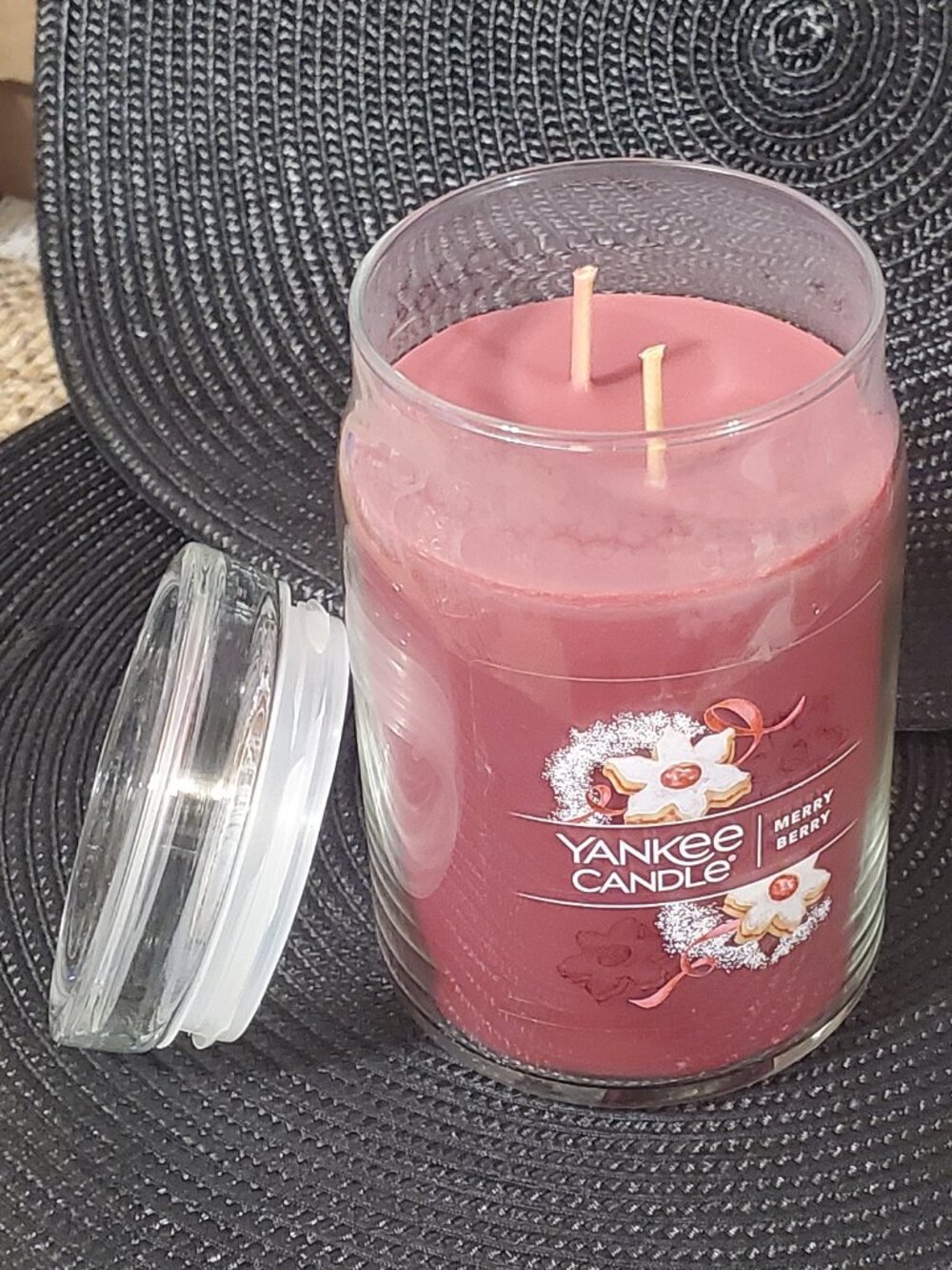 Yankee Candle 20 oz. Jar Candle Merry Berry Scent Brand New!